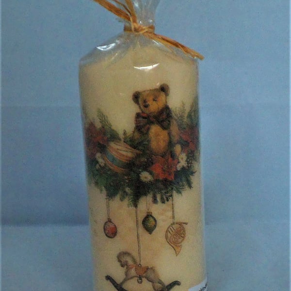 Decorated Candle Christmas Garland Wreath Teddy Rocking Horse Baubles Unusual