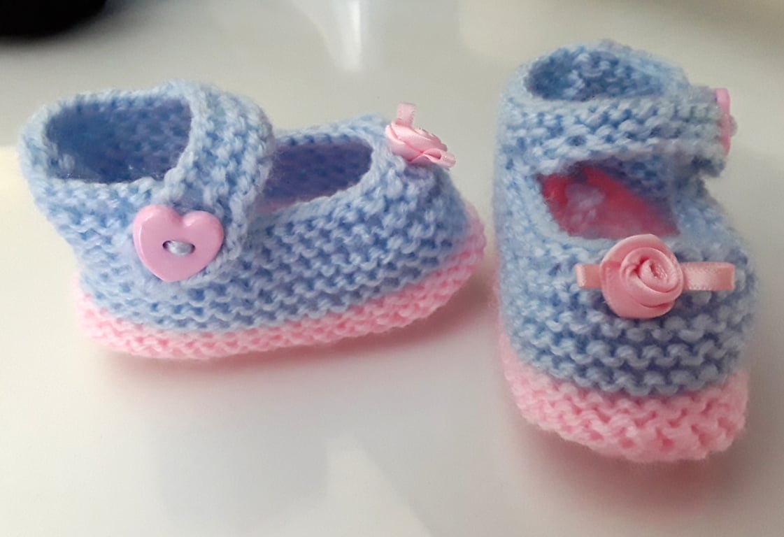 Knitted baby booties, Mary Jane shoes 