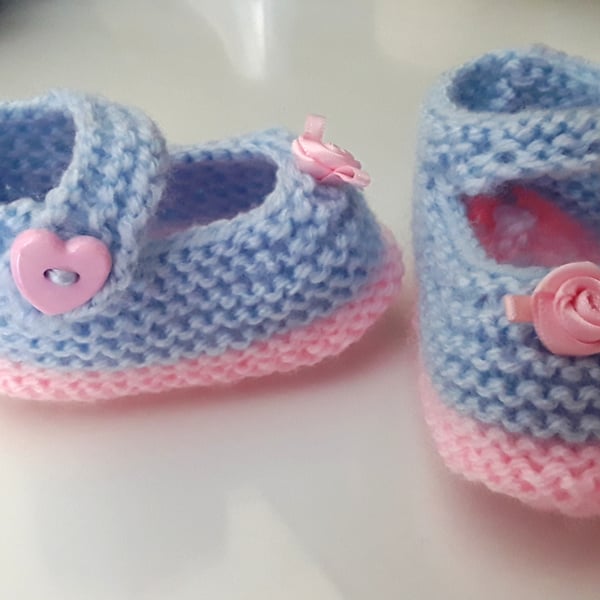 Knitted baby booties, Mary Jane shoes 