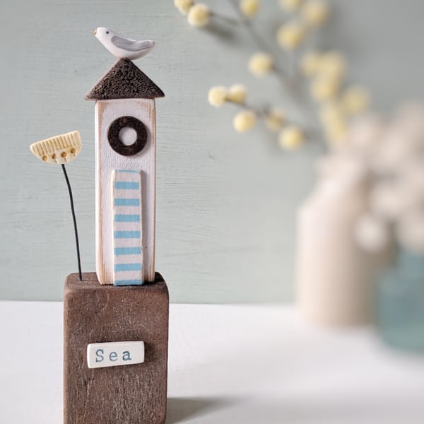 Little Wooden Sea Hut with Clay Flower 'Sea'