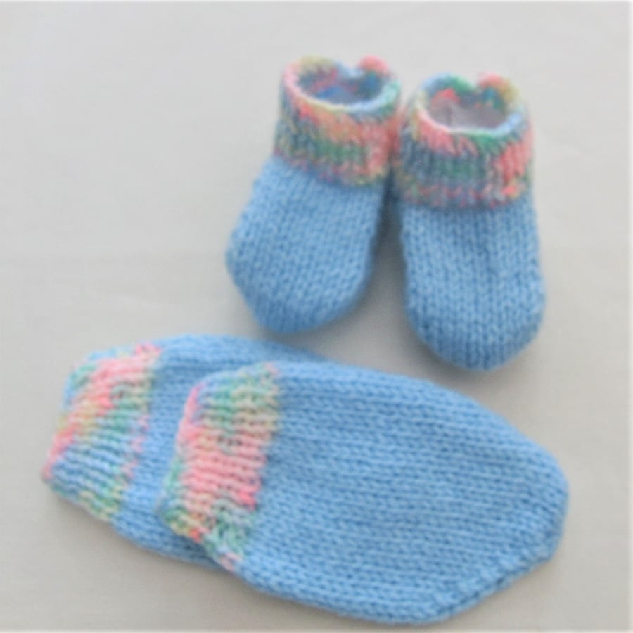 Hand Knitted Baby Mittens and Boots Set, Baby Shower Gift