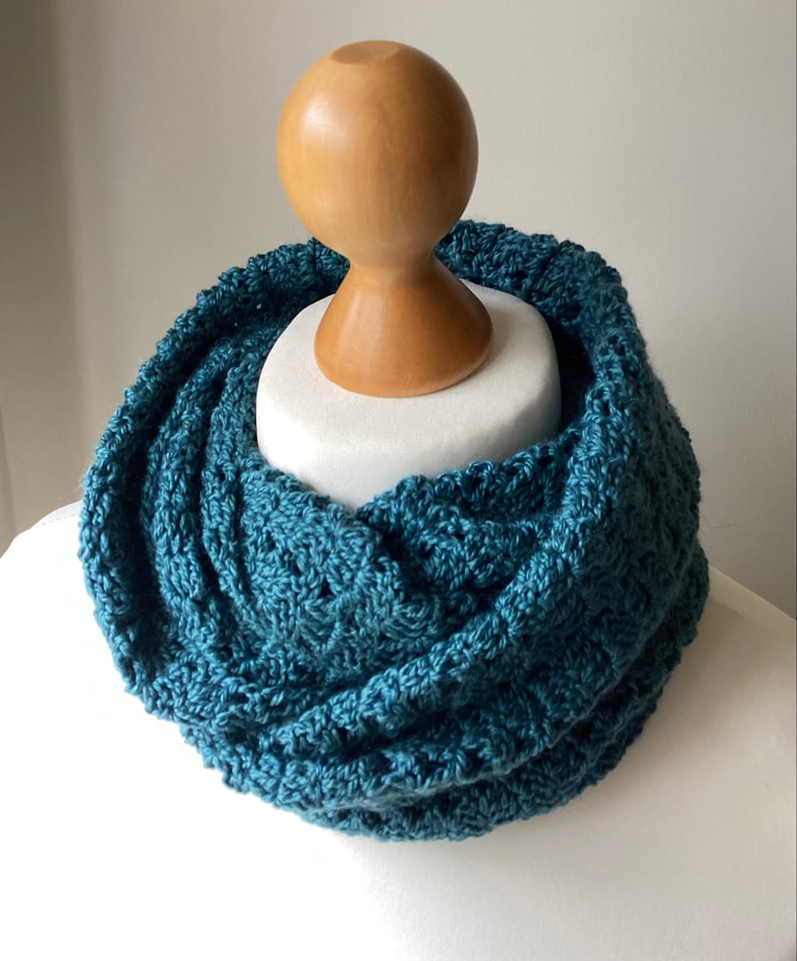 Infinity scarf in wool and silk, colour Green