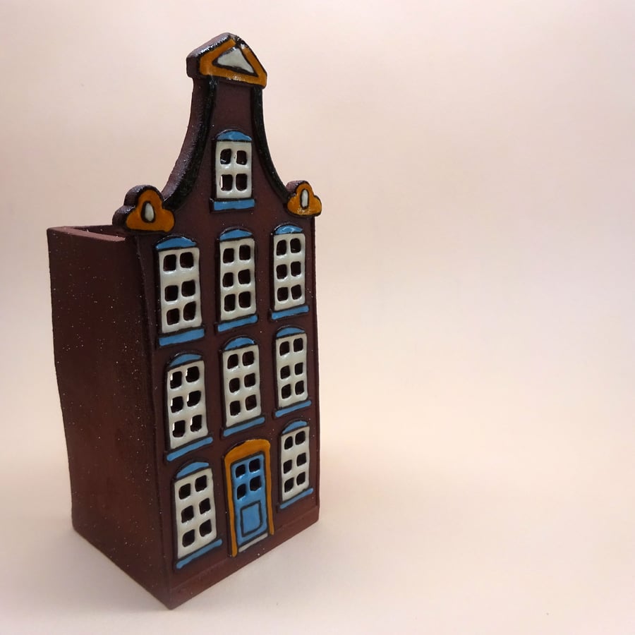 Dutch house tea light holder