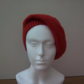 Warm ladies beret style slouch hat