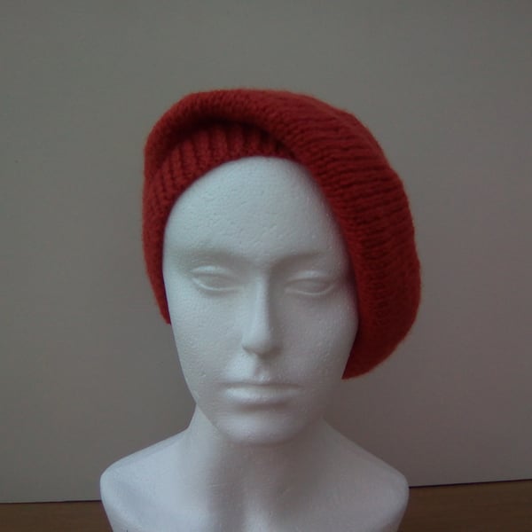 Warm ladies beret style slouch hat