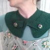 Deep green neck scarf with wooden buttons