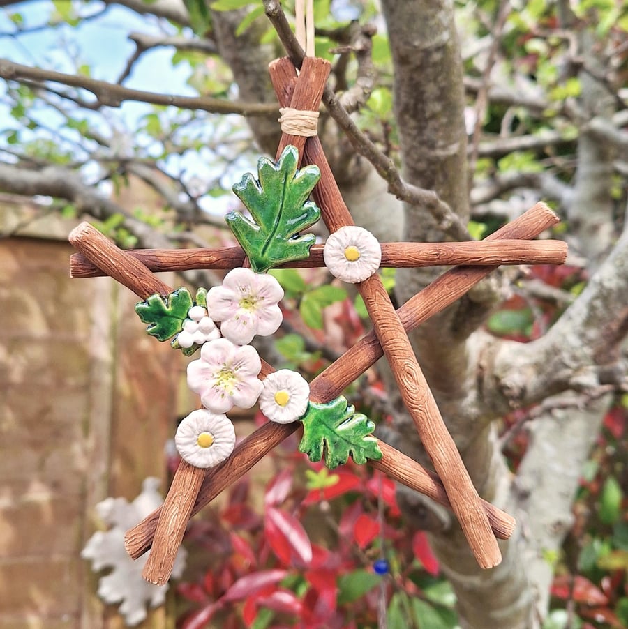 Ceramic Hawthorn and Daisy Twig Star