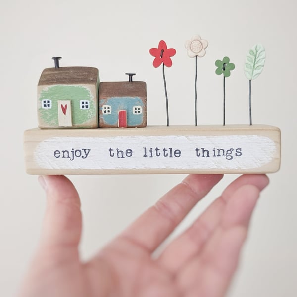 Little Wooden Houses with Clay & Button Garden 'Enjoy the little things'