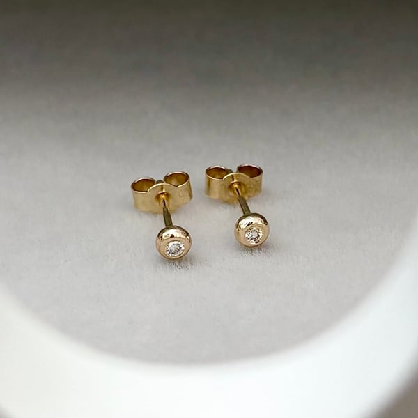 Handmade 9ct yellow gold tiny nugget diamond stud earrings