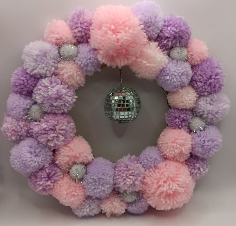 Pom pom hanging wreath 
