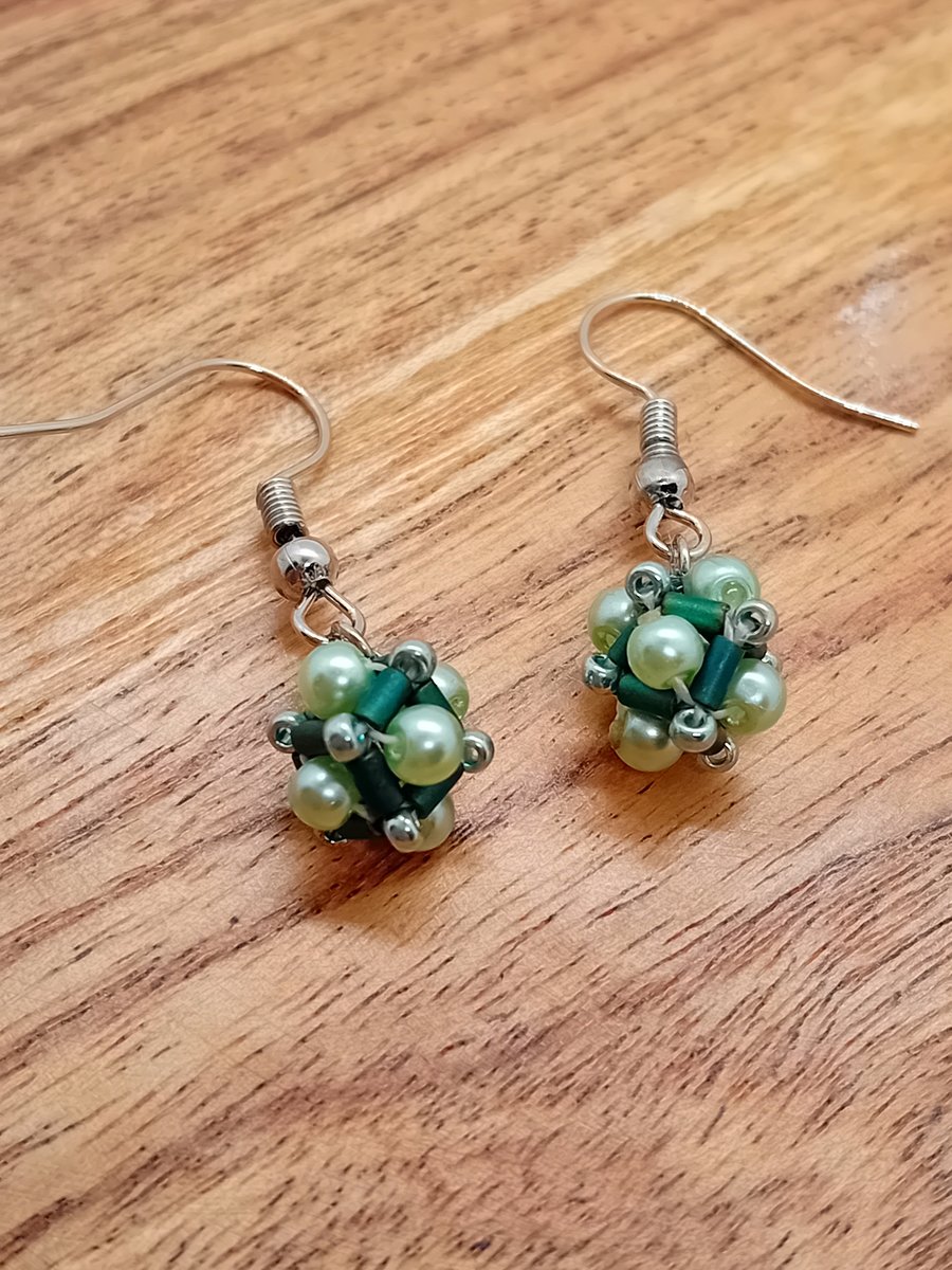 Green 3D beaded bugle and pearl bead cube dangle earrings 