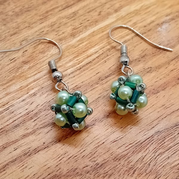 Green 3D beaded bugle and pearl bead cube dangle earrings 