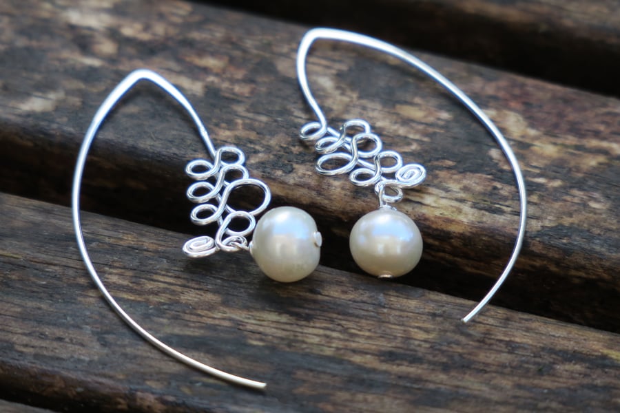 Sterling Silver Earrings with Shell Pearl