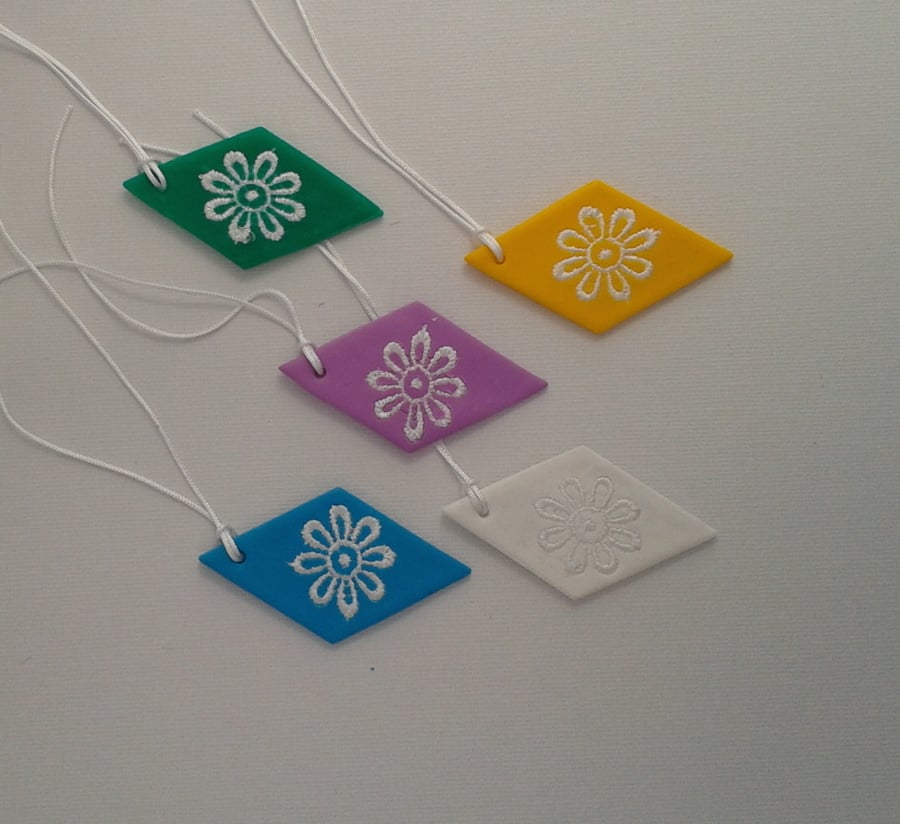 Polymer Clay Gift Tags - white flowers