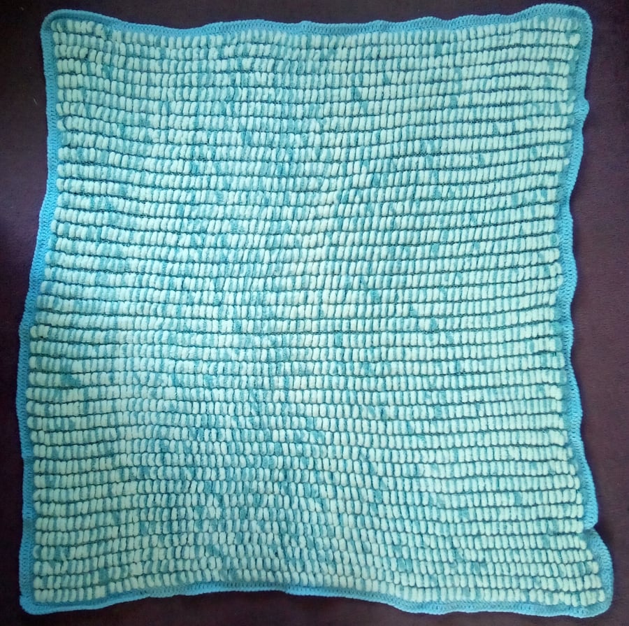 Large pompon yarn blanket (102cm x 102cm, 40 inches x 40 inches)