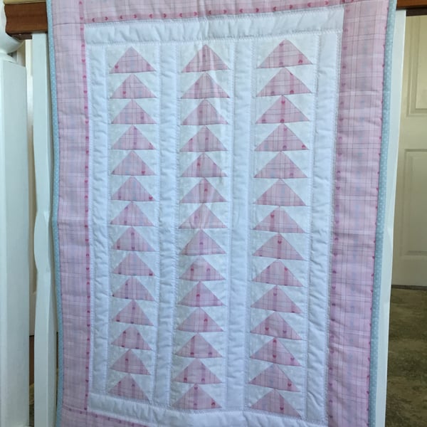 Small Flying Geese Patchwork Quilt