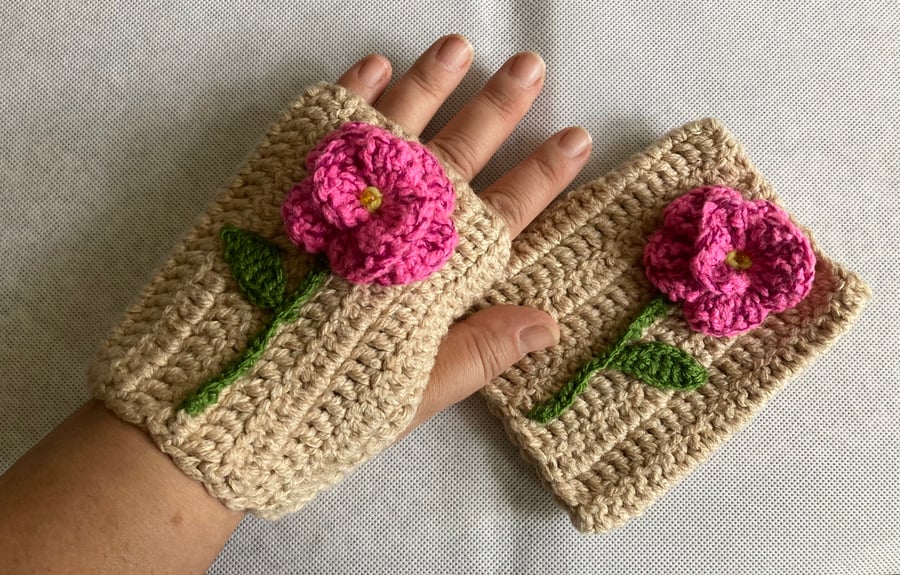 Fingerless gloves crochet flower design 