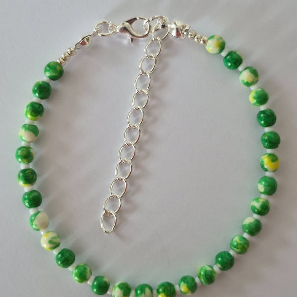 Green Dyed White Jade Dainty Beaded Bracelet 