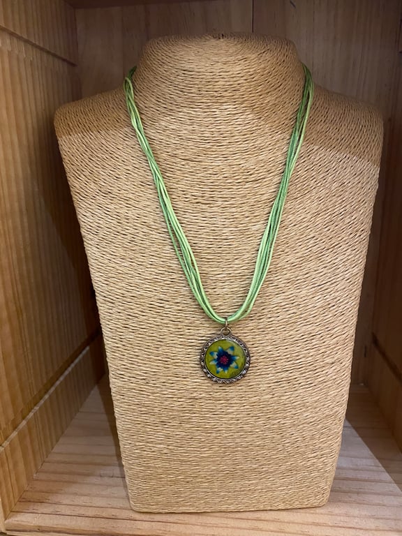 Green Flower Necklace (568)