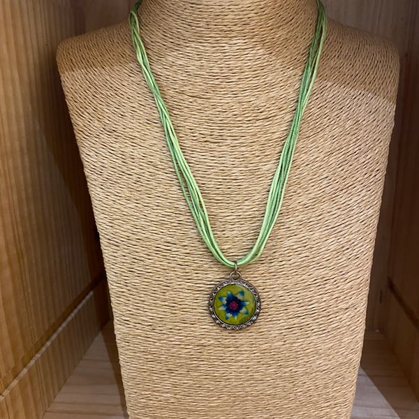 Green Flower Necklace (568)