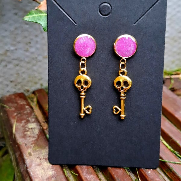 Gothic spooky cute whimsical earrings dangly pink skulls emo punk 