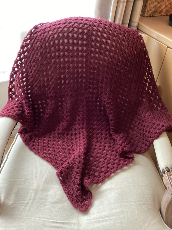 CROCHET BLANKET HANDMADE IN A MAROON COLOUR APPROX 30x30" or 77x77cm