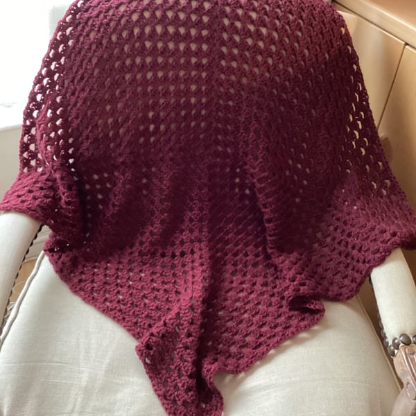 CROCHET BLANKET HANDMADE IN A MAROON COLOUR APPROX 30x30" or 77x77cm