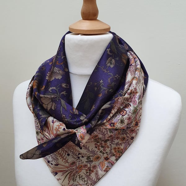 Vintage sari silk double sided triangular scarf. Navy Gold Bronze Cream.