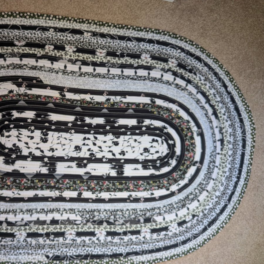 Shadow Bloom - jelly roll rug