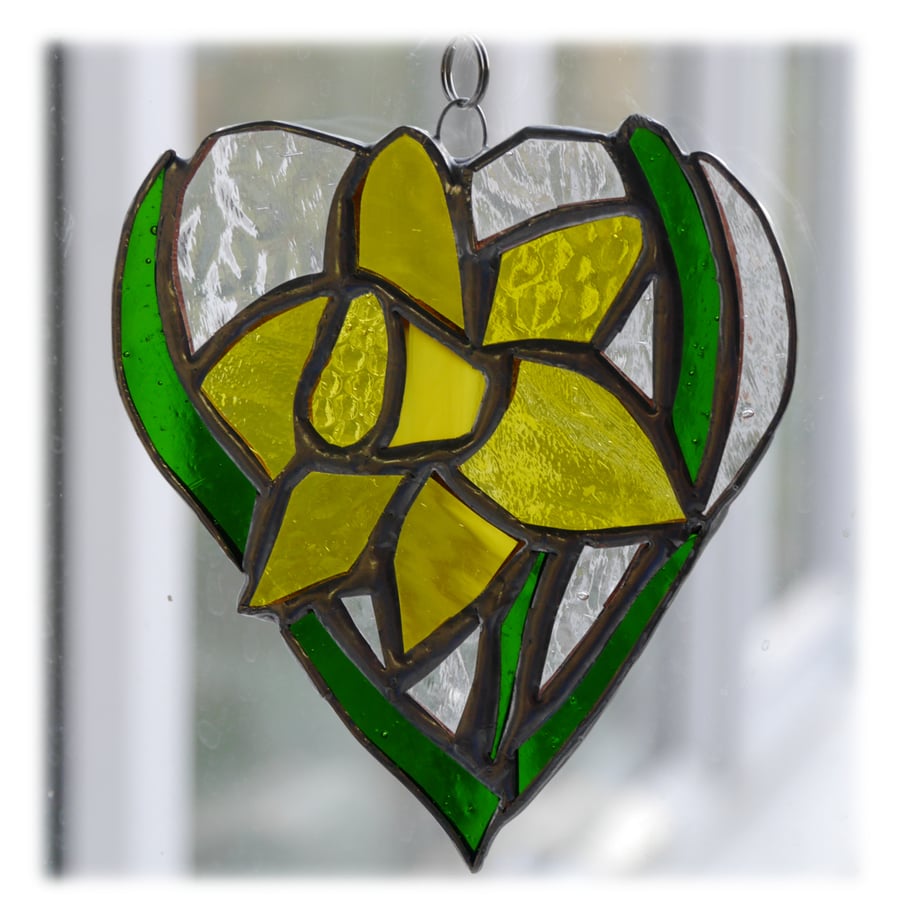 Daffodil Heart Suncatcher Stained Glass 011
