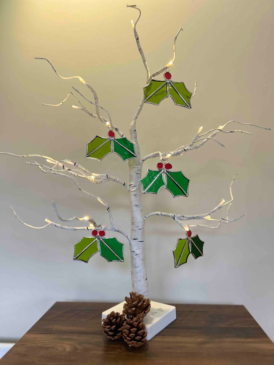 Holly & Berry Christmas tree decoration in Tiffany style stained glass 