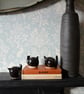 Shiny black ceramic wren - Image 4