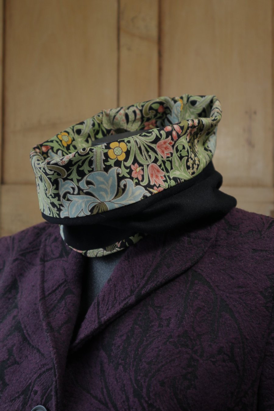 William Morris Snood Golden Lily