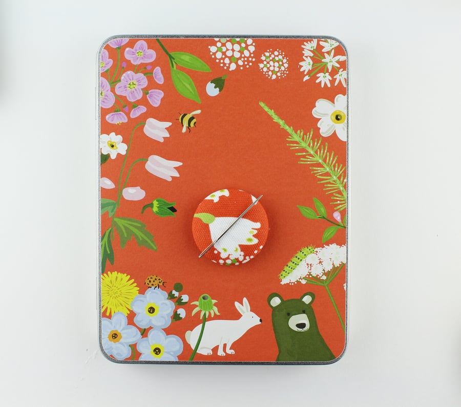Sewing Tin & Magnetic Needle Minder