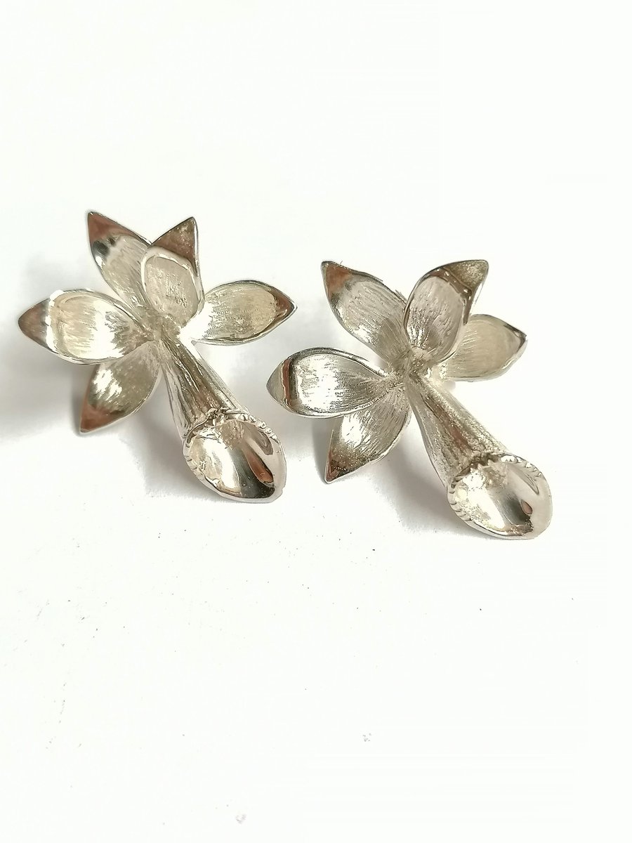 Orchid studs made from Silver