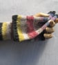 Stripey fingerless mitts - Image 3