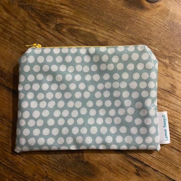 Oil Cloth Make Up Bag (756)