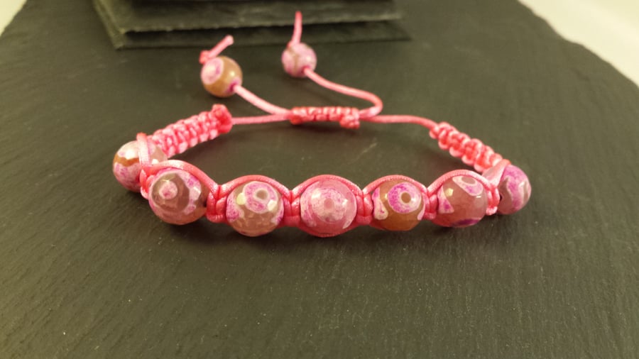 Agate and Neon Pink Macrame adjustable bracelet