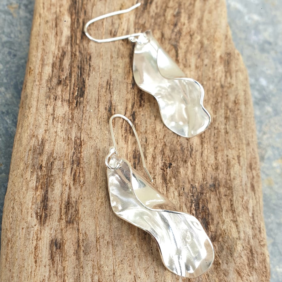 Silver folded clam shell inpsired dangly earrings