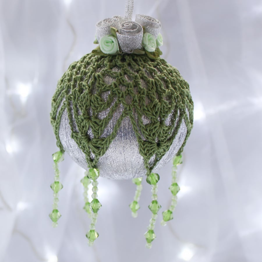 Christmas bauble silver and mid green crochet lace vintage style, P4