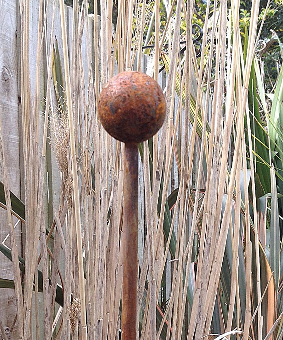 Rustic iron plant stake 110cm