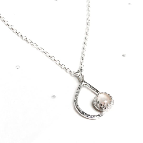 Rose quartz tear drop necklace