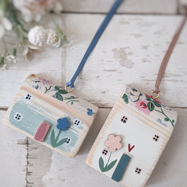 Set of 2 Wooden Floral House Hanging Decorations