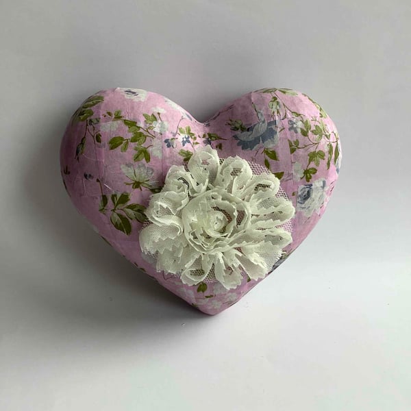 Very pretty love heart in pinks 