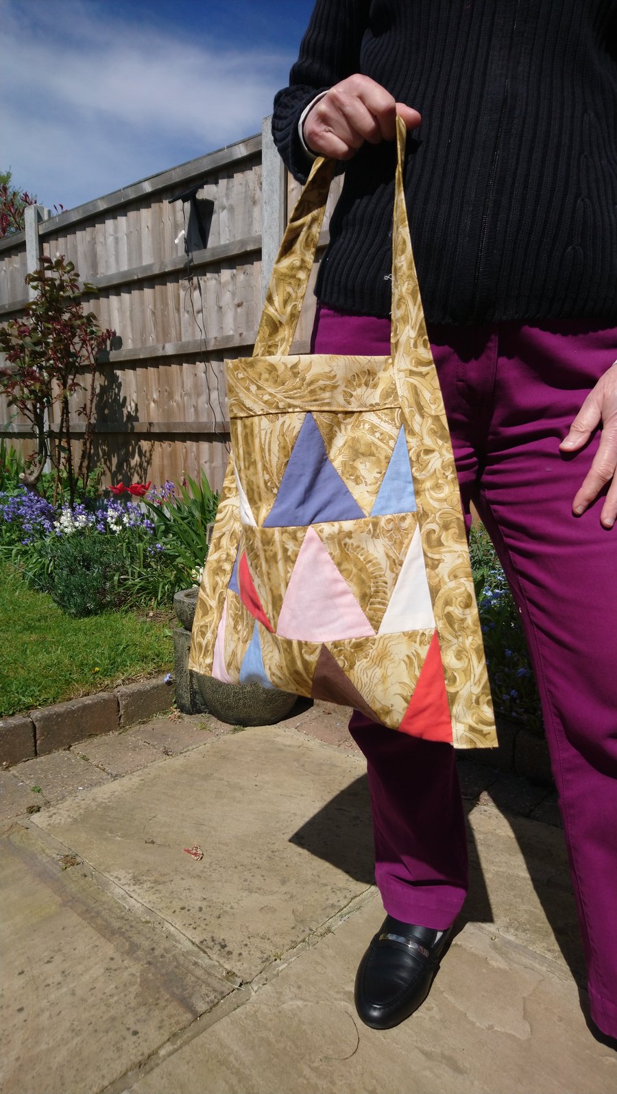Shoulder bag in multicoloured patchwork, lined bag with useful internal pockets