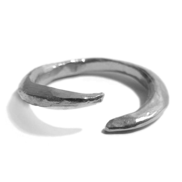 Claw Ring in sterling silver, open pointy ring