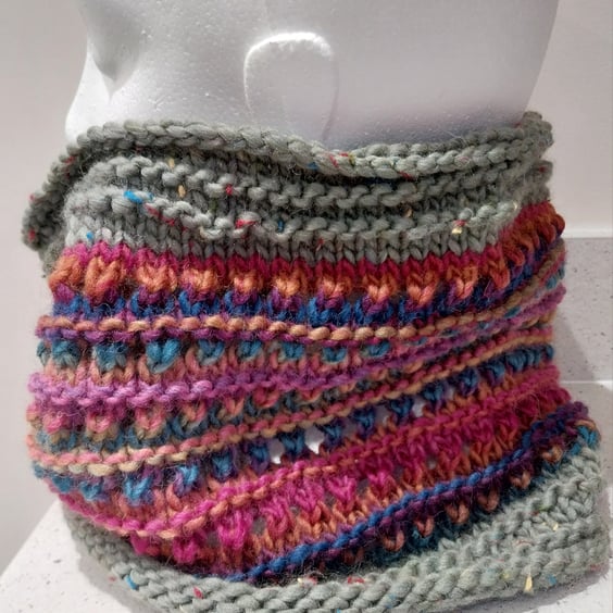 Handknit chunky wool circular cowl col 2 with Khaki contrast