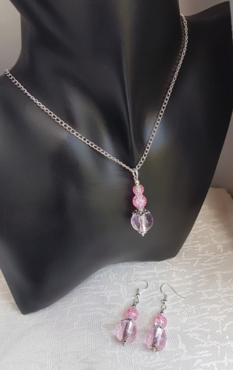 Gorgeous Pink Glass dangly pendant and earring set