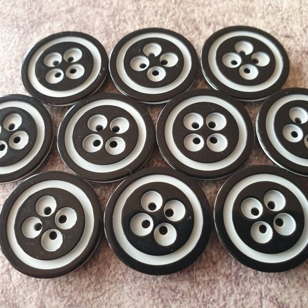 7 8" 23mm 36L Italian Designer Monochrome Polyester Buttons x 4