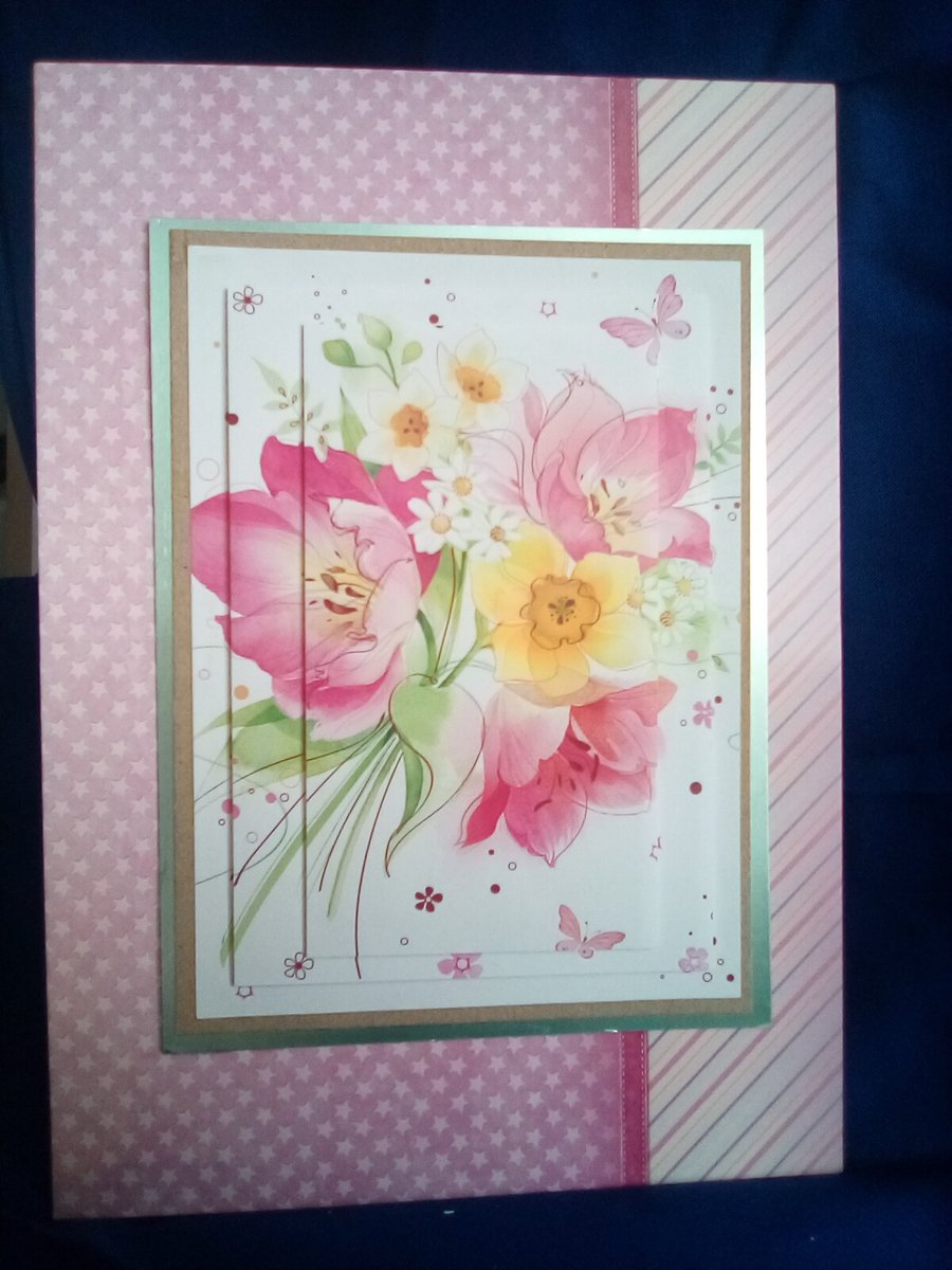 Pyramage open Spring bouquet card, featuring Tulips.